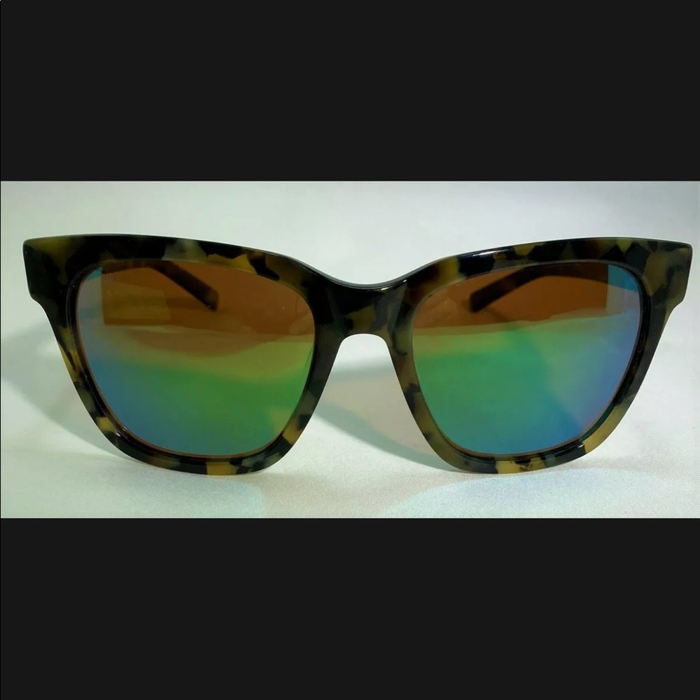 Women’s Costa Coquina Polarized sunglasses 580G green mirror lenses